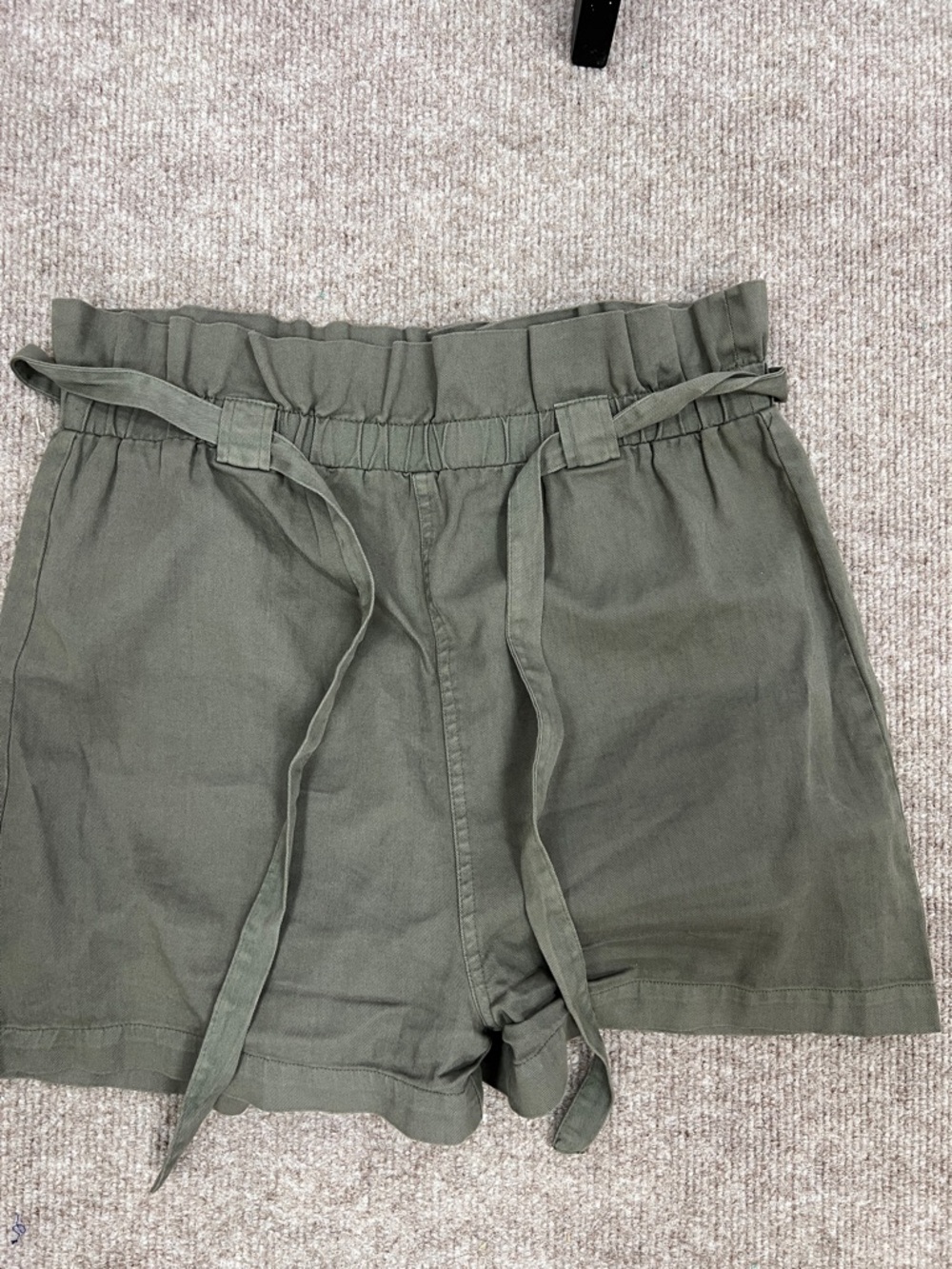 Tinsel high rise ruffle top tie olive cotton shorts